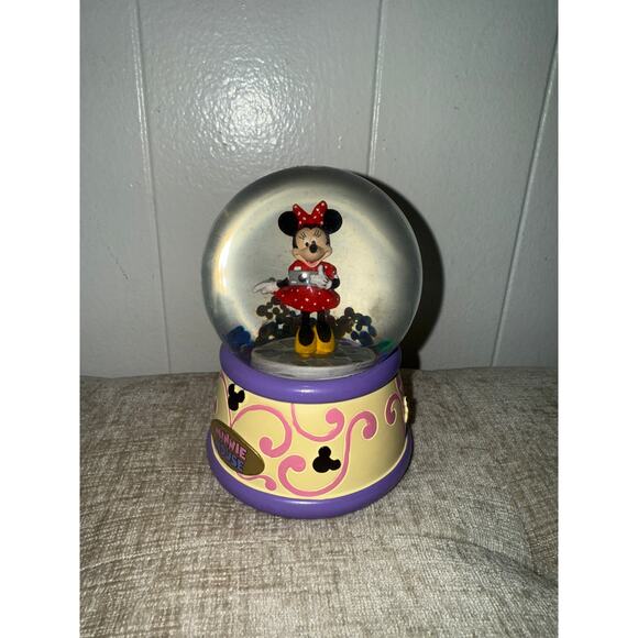 Disney Parks Minnie Mouse Snowglobe- Retired and Rare - Picture 2 of 6